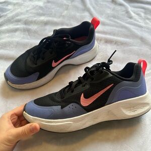 Girls 4.5 Nike running shoes